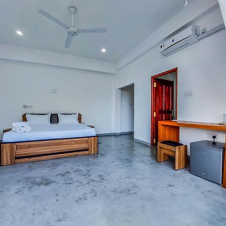 Hotel Zodiak Tangalle Esterno foto