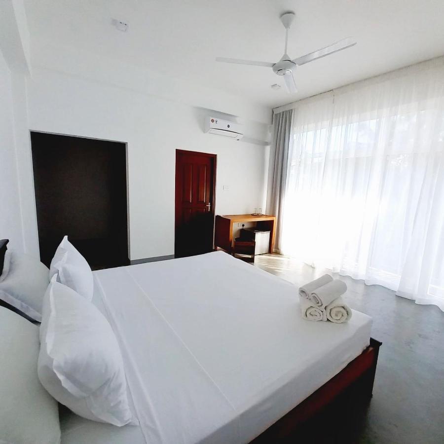 Hotel Zodiak Tangalle Esterno foto