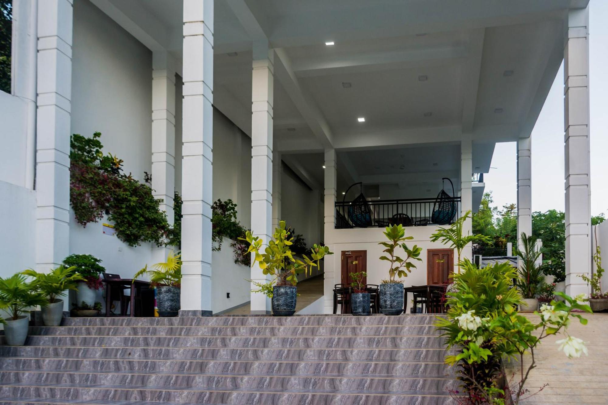 Hotel Zodiak Tangalle Esterno foto