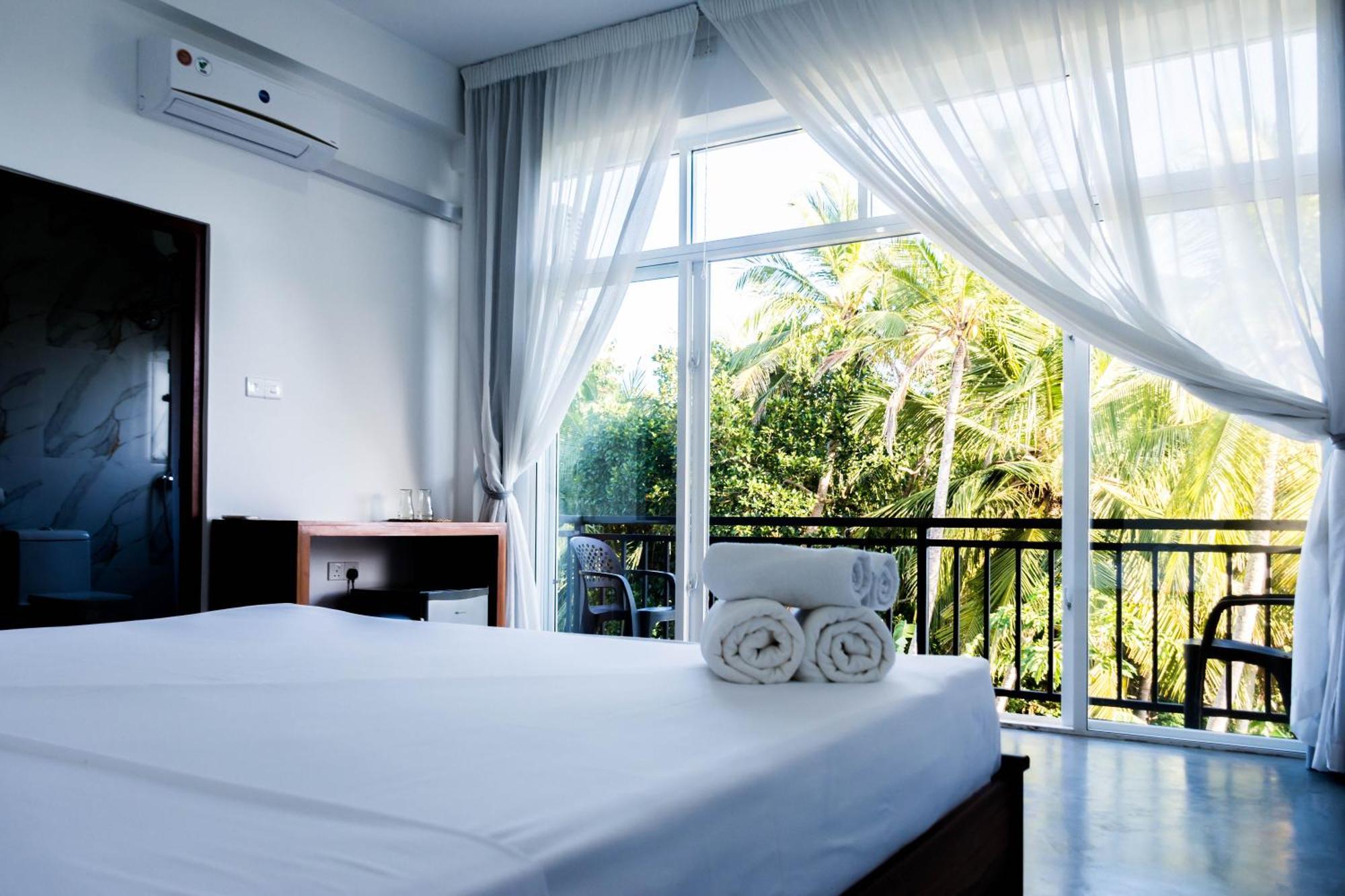 Hotel Zodiak Tangalle Esterno foto